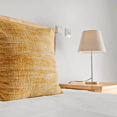 Coastal Charm * لاغوس