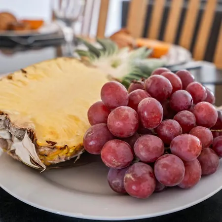 شقة Coastal Charm