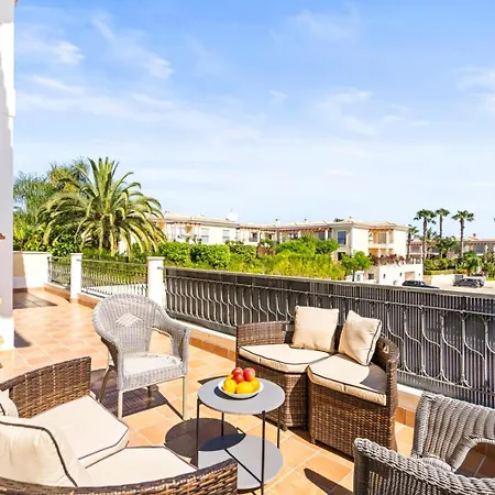 Apartment Coastal Charm Lagos