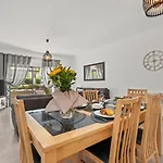 Apartment Coastal Charm Lagos